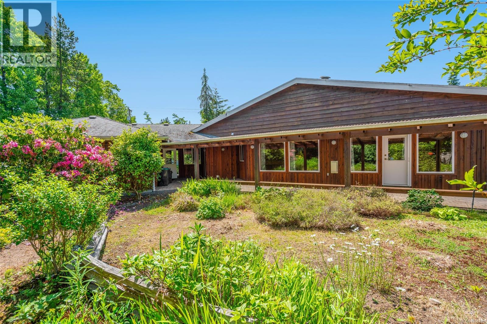321 Mill Rd, Qualicum Beach