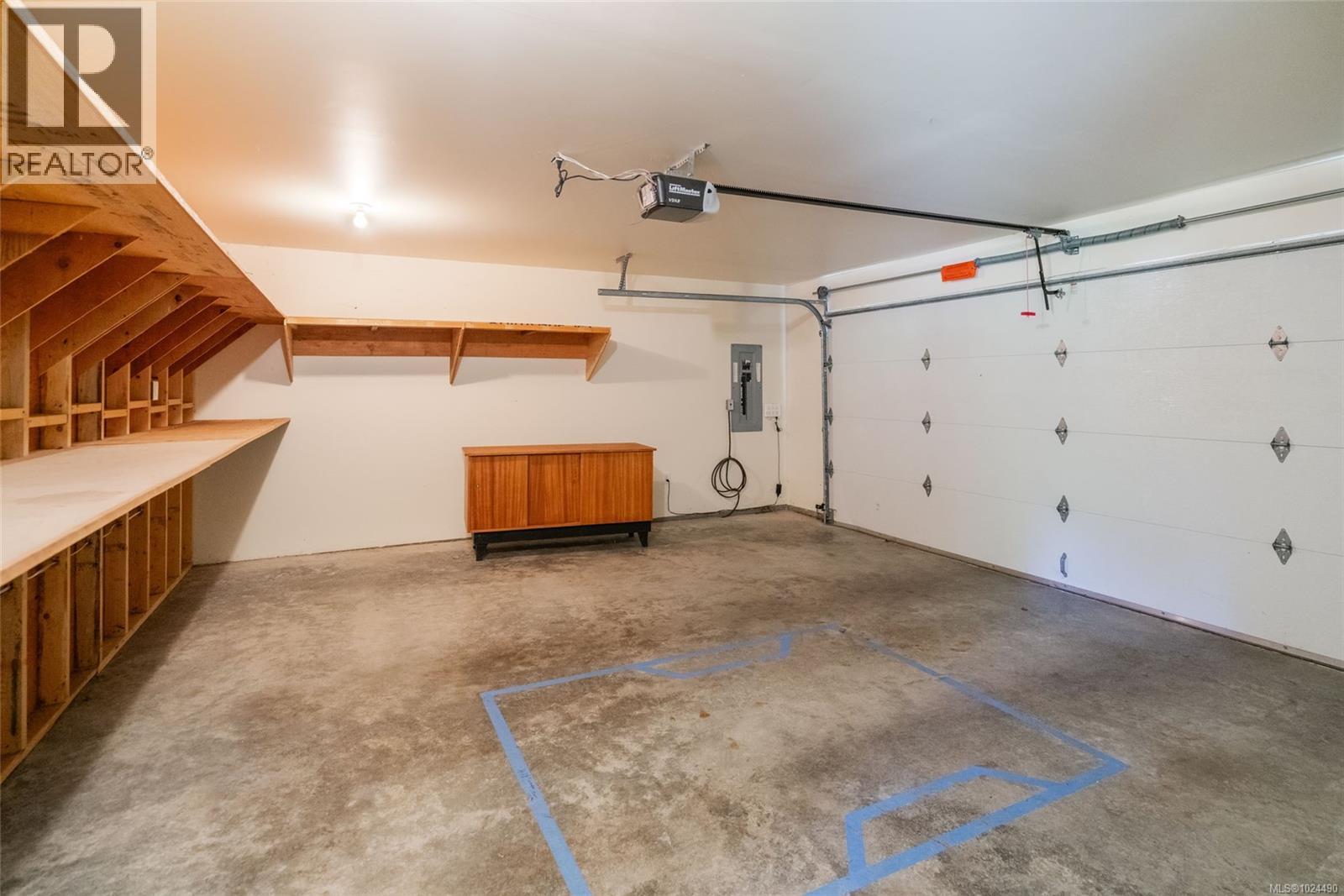 321 Mill Rd, Qualicum Beach