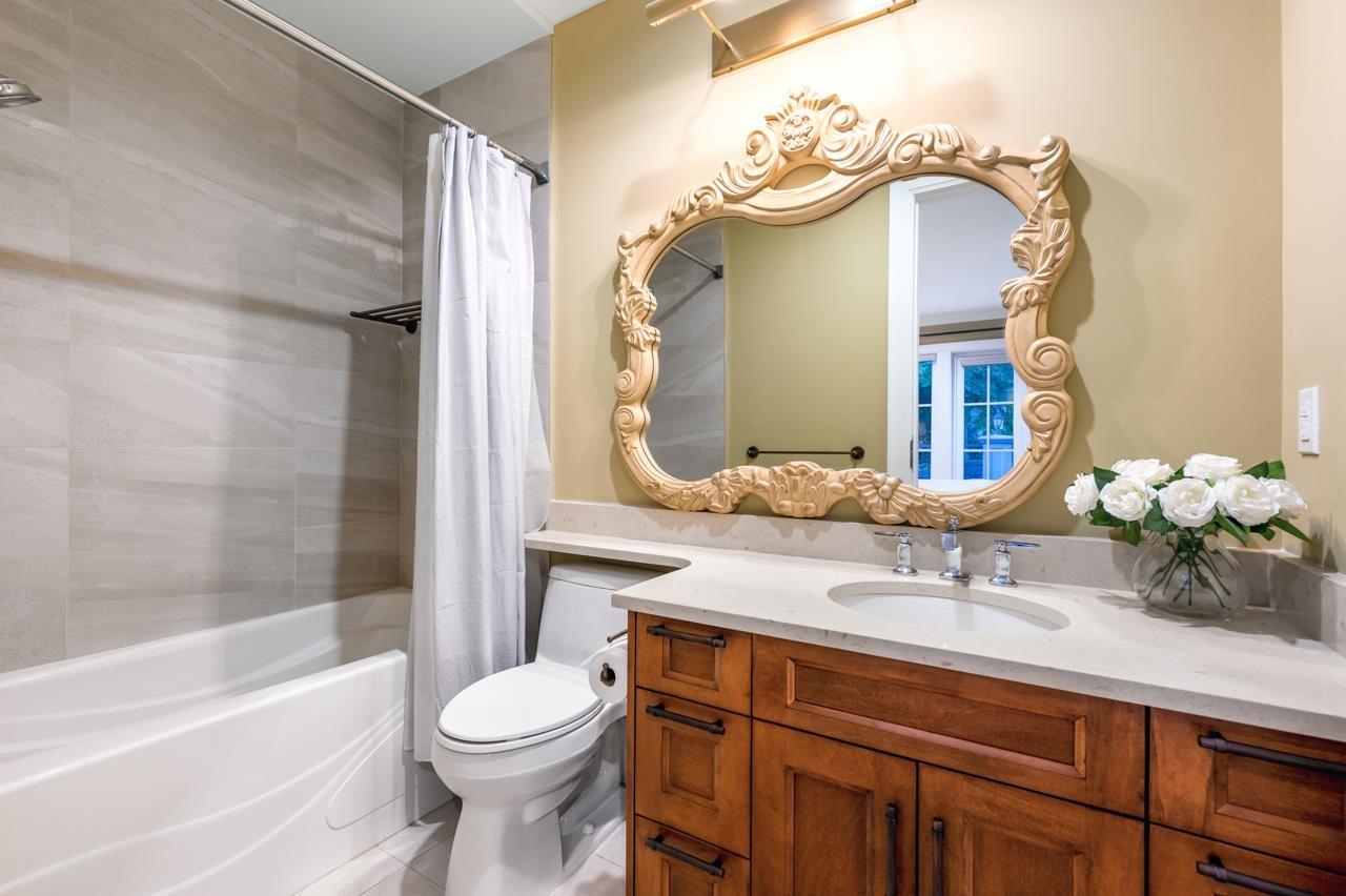 2923 WOODCREST PLACE, Surrey