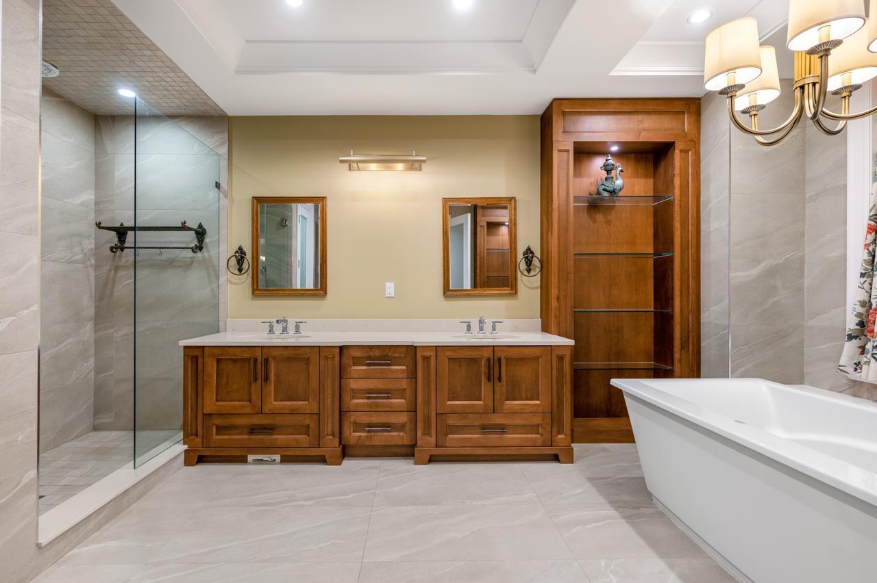 2923 WOODCREST PLACE, Surrey