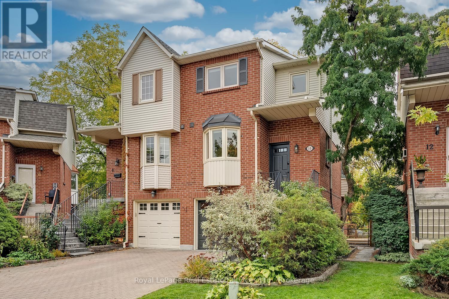 10 NORMANDY PLACE - Photo 2 of 40, Oakville (CO Central), Ontario