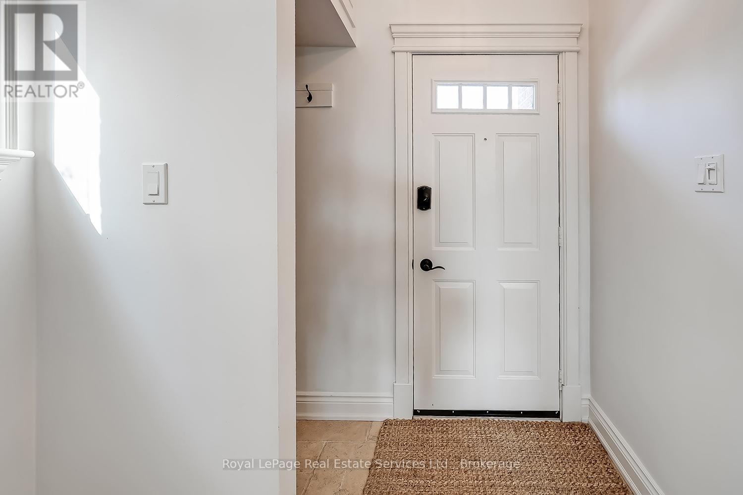 10 NORMANDY PLACE - Photo 3 of 40, Oakville (CO Central), Ontario