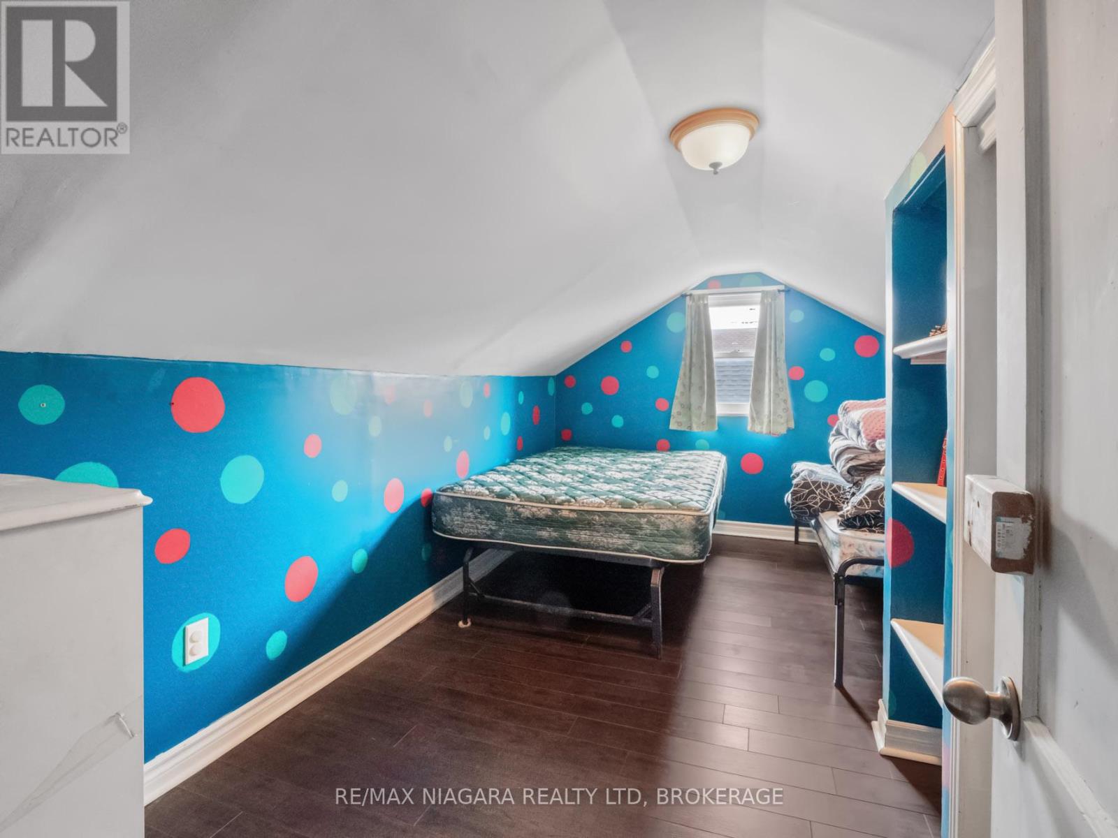 215 PHIPPS STREET - 16