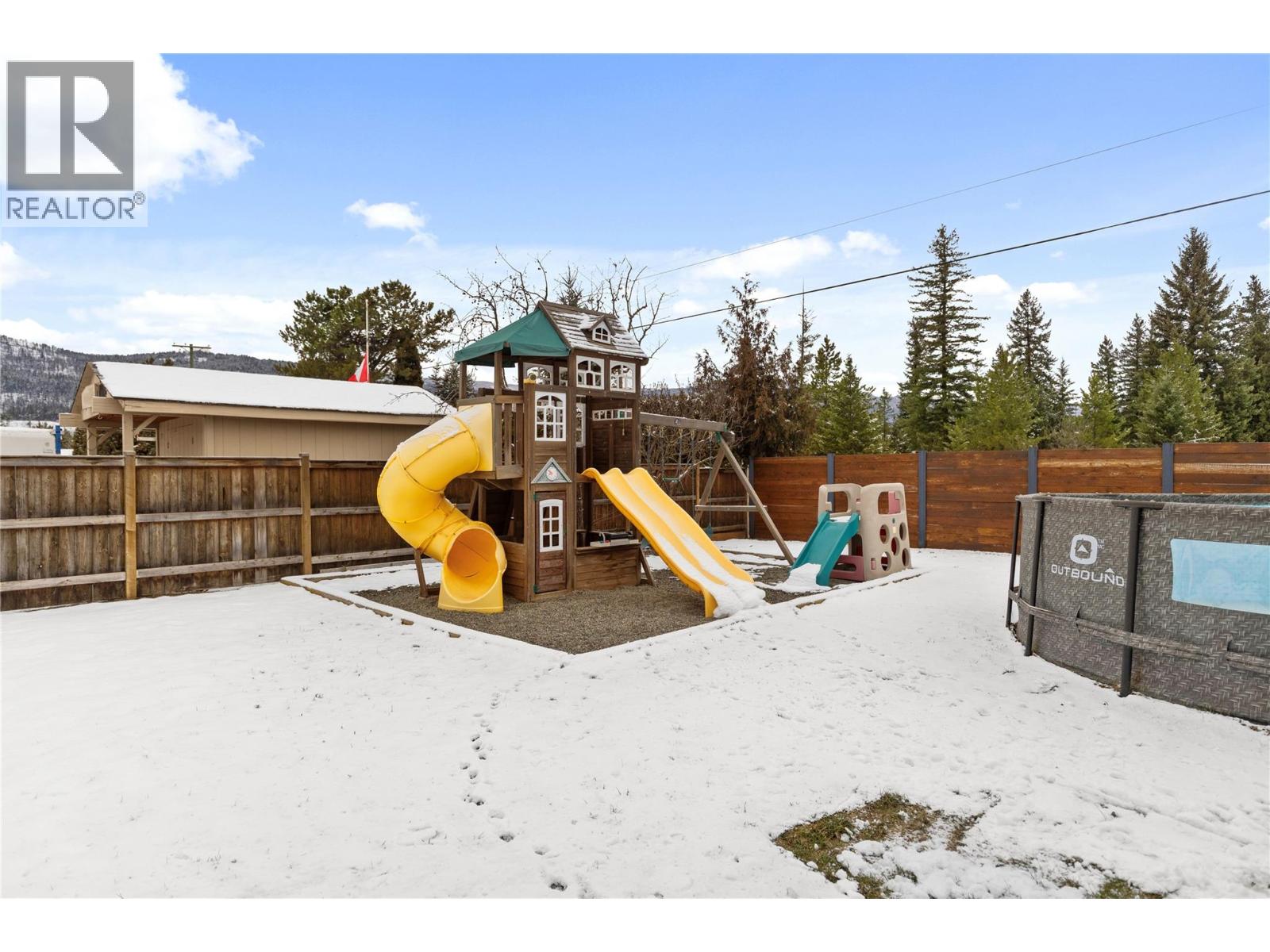 518 ORIOLE Way, Barriere