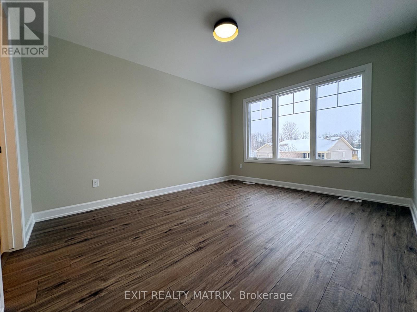 146 ELIZABETH DRIVE — photo 10