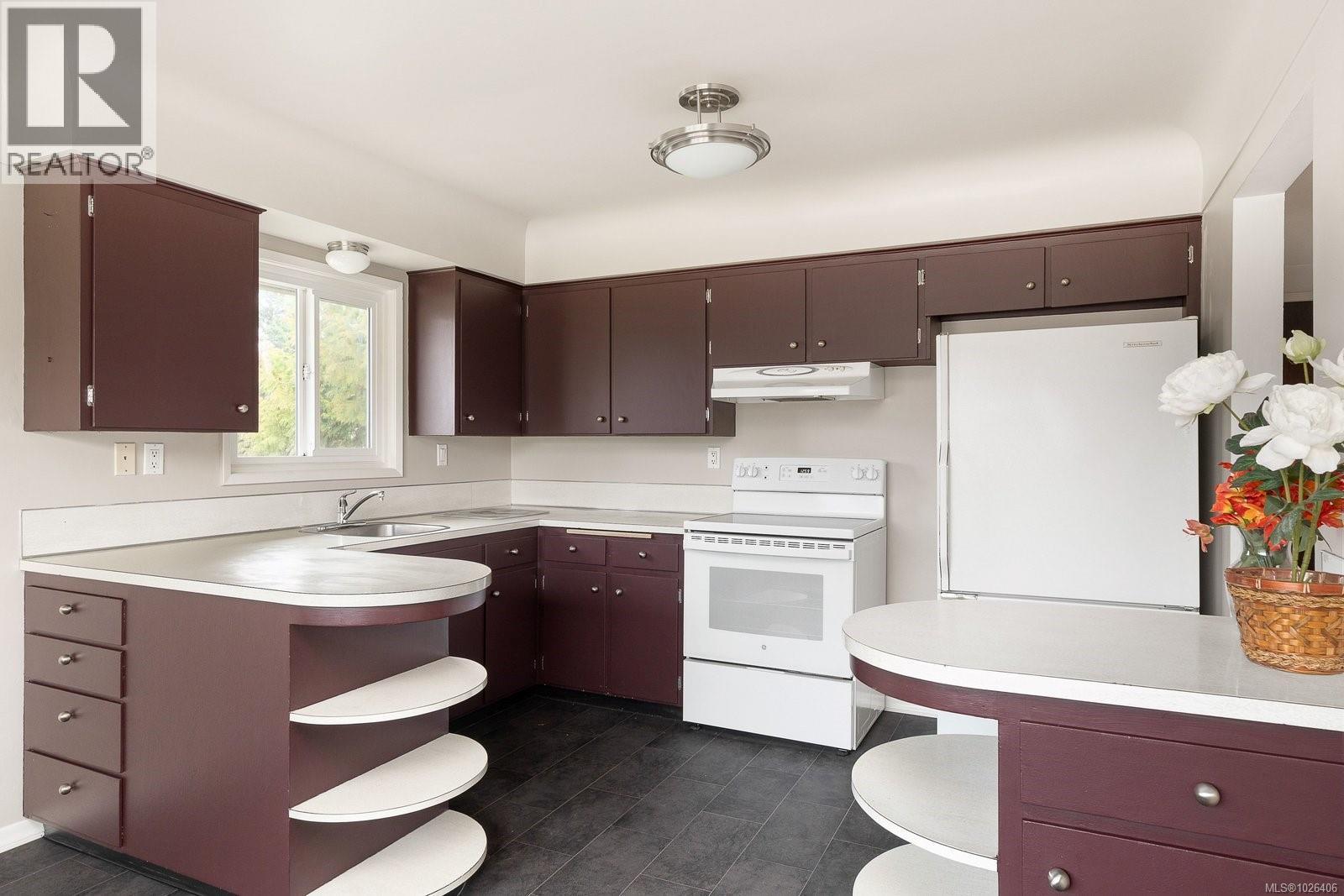  1721 Townley Street, Saanich