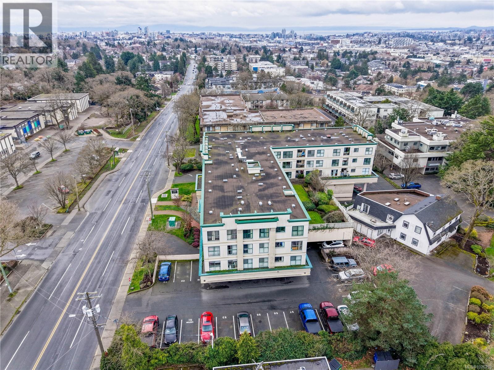 405 3460 Quadra Street, Saanich