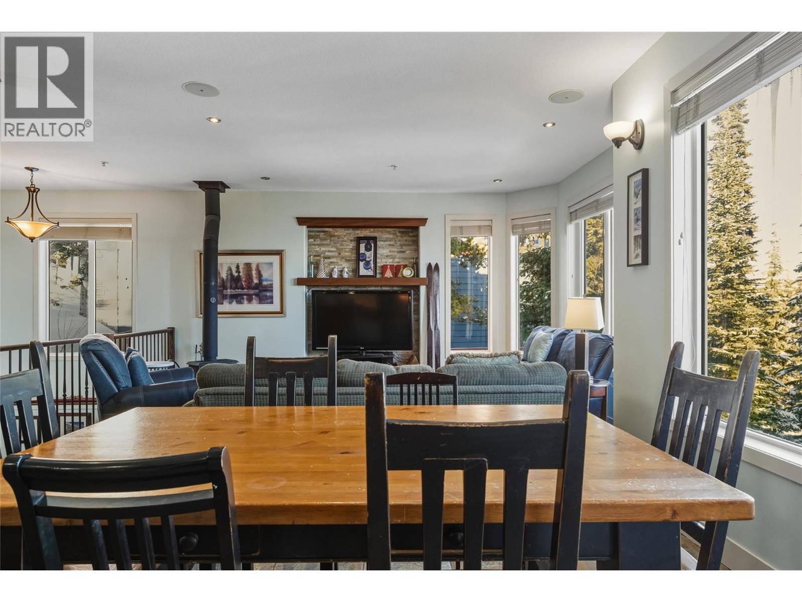 725 Monashee Road, Silver Star