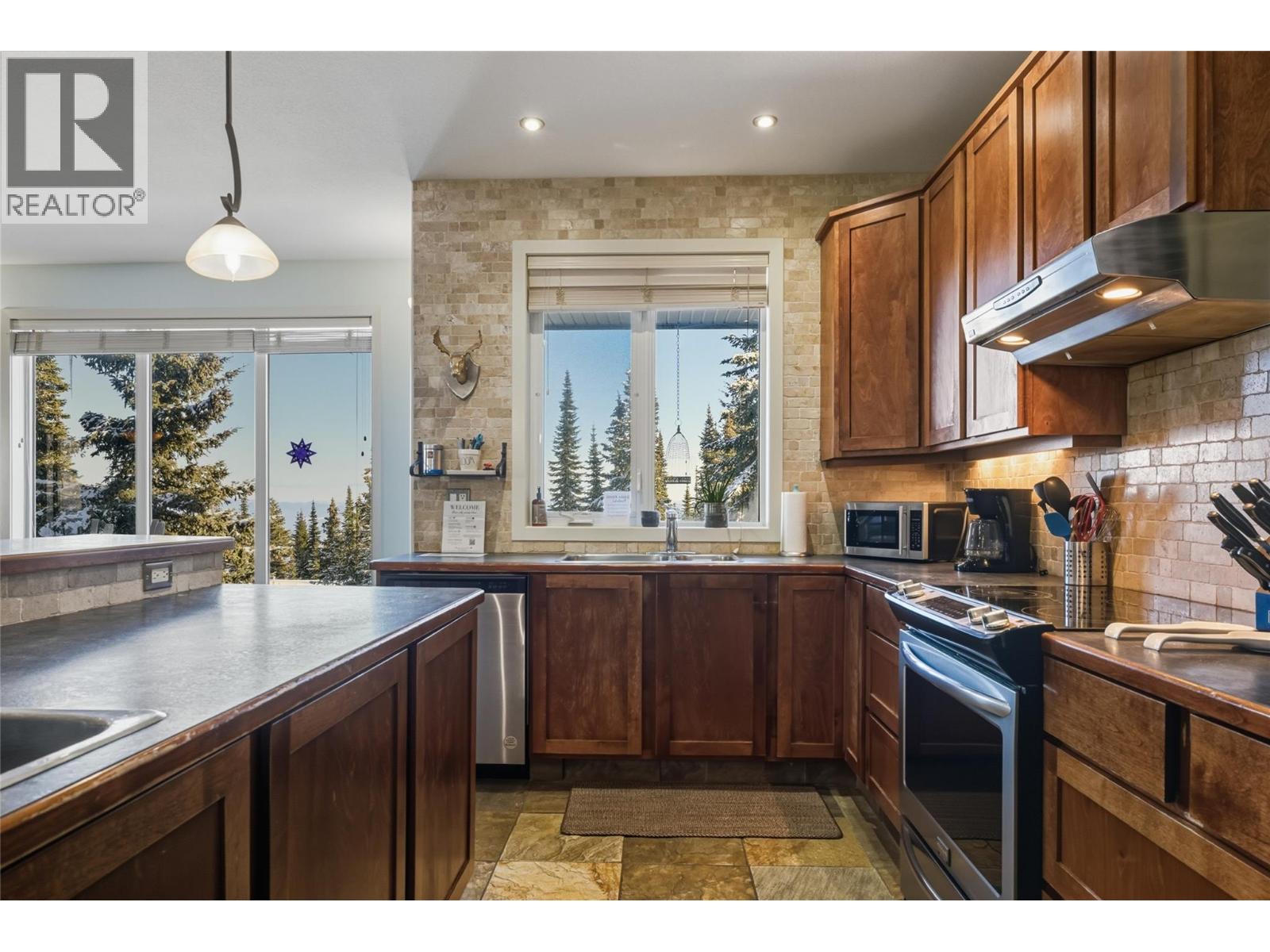 725 Monashee Road - 14