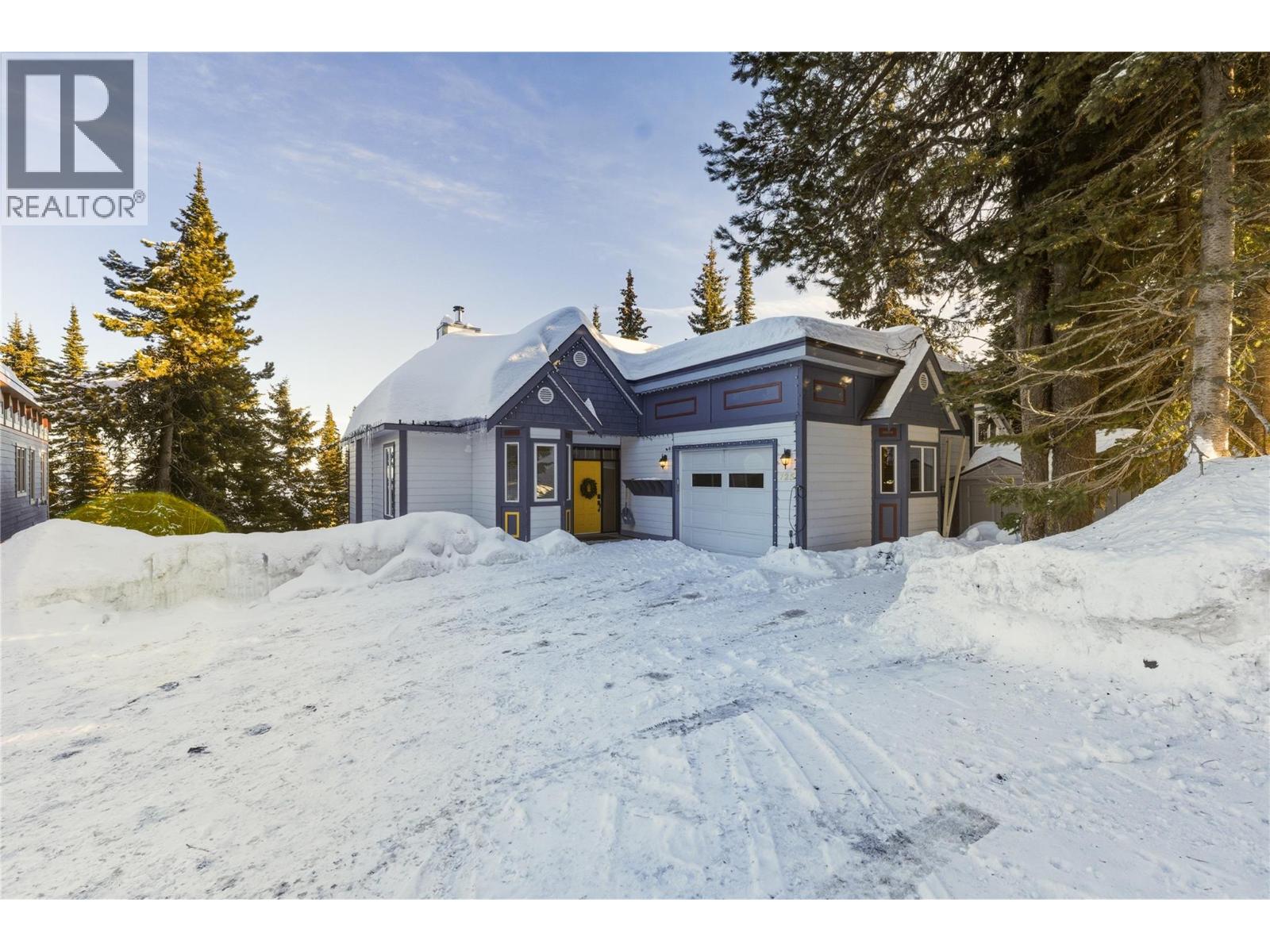 725 Monashee Road - 2