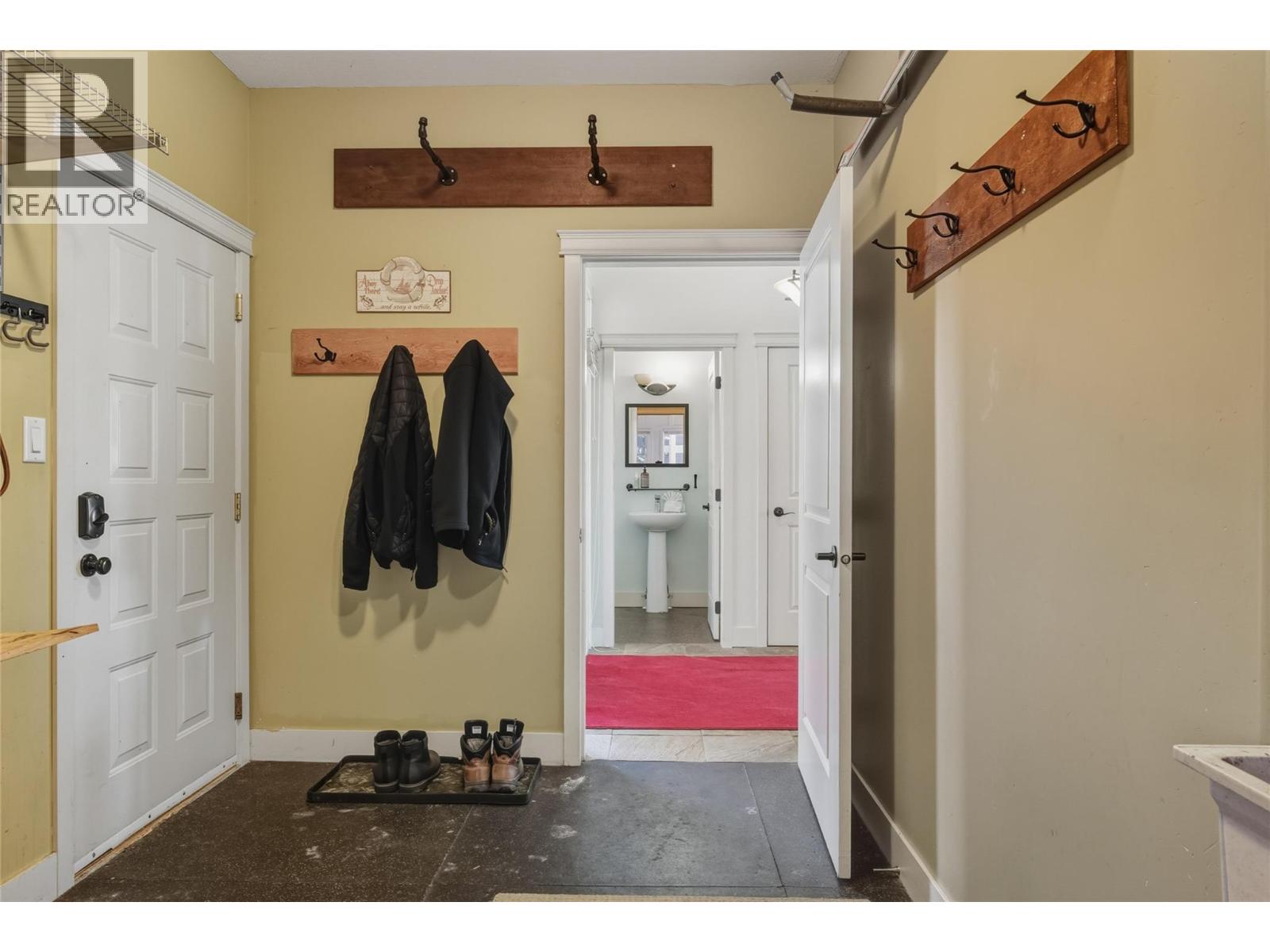 725 Monashee Road - 20