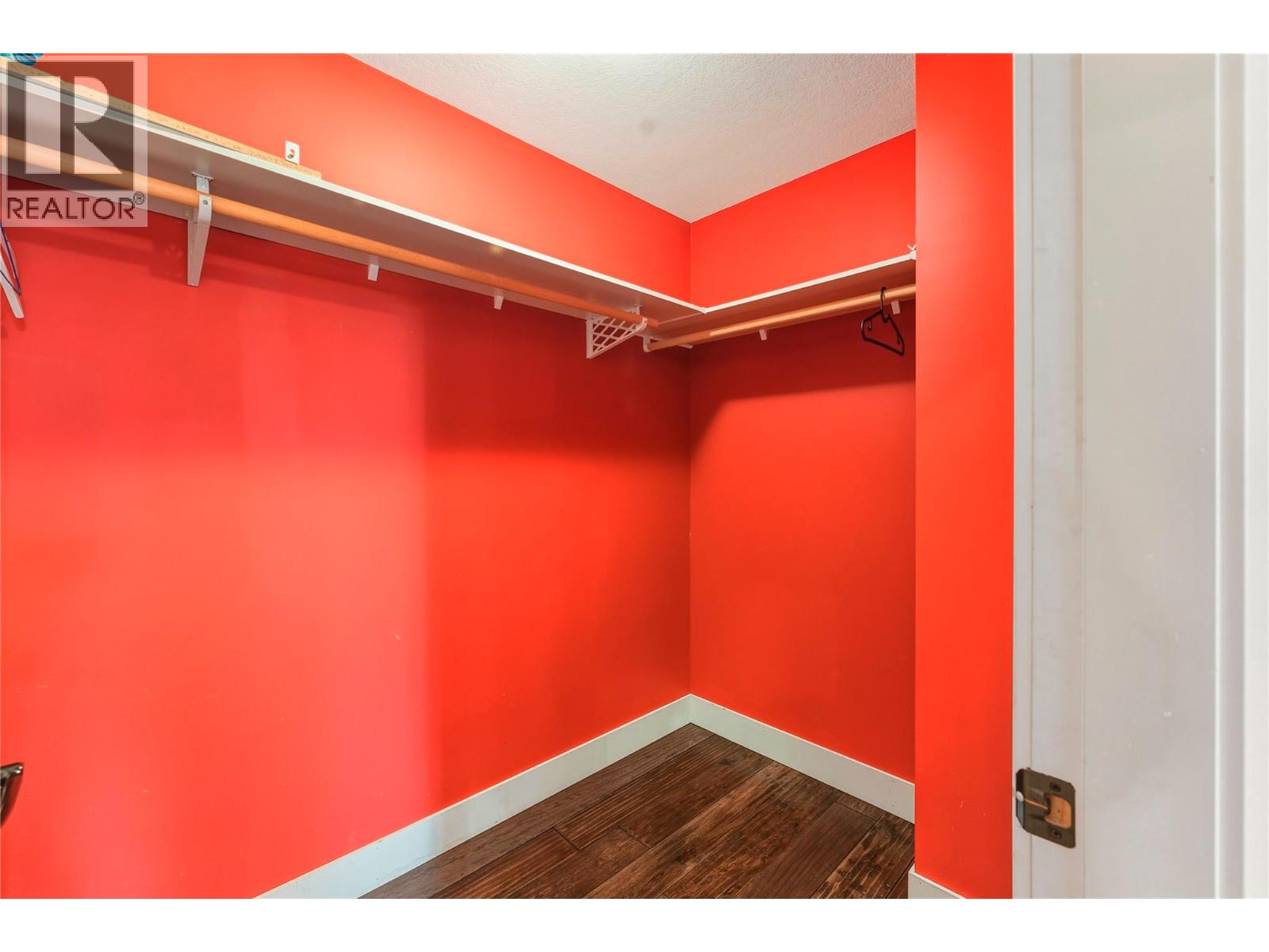 725 Monashee Road - 35