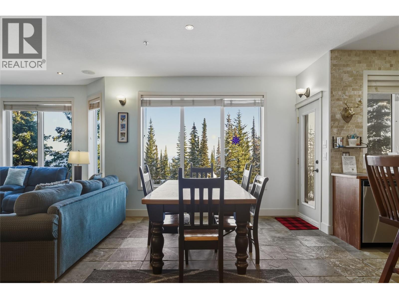 725 Monashee Road - 4