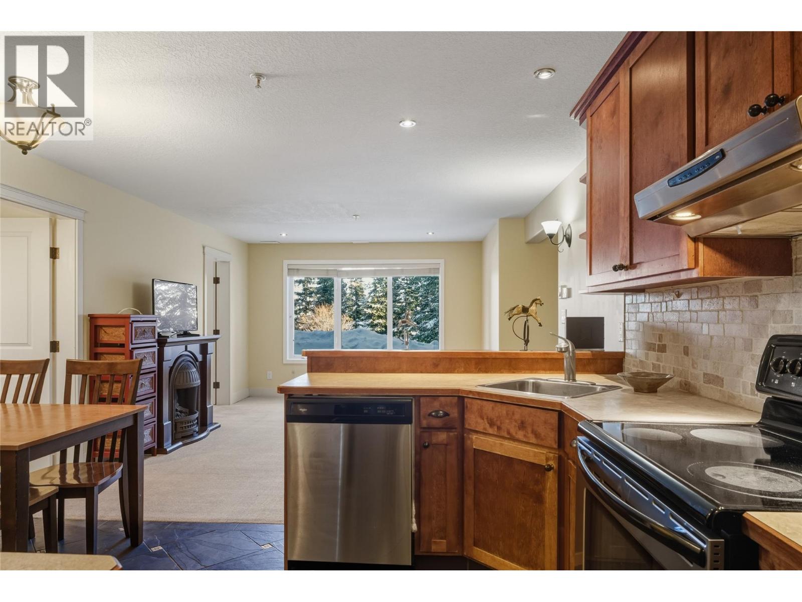 725 Monashee Road, Silver Star