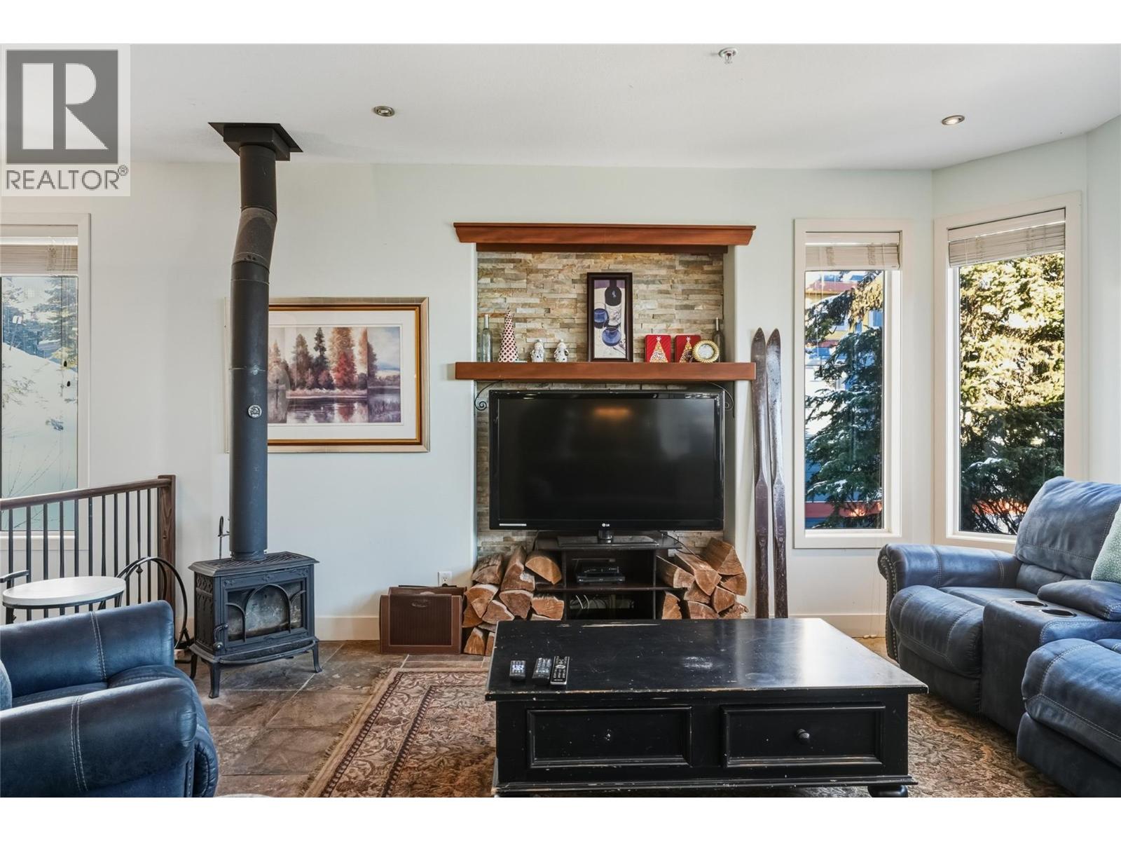 725 Monashee Road, Silver Star