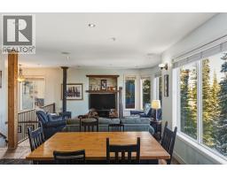 Primary Bedroom - 725 Monashee Road, Silver Star, BC V1B0S5 Photo 11