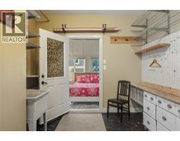 Mud room - 725 Monashee Road, Silver Star, BC V1B0S5 Photo 16