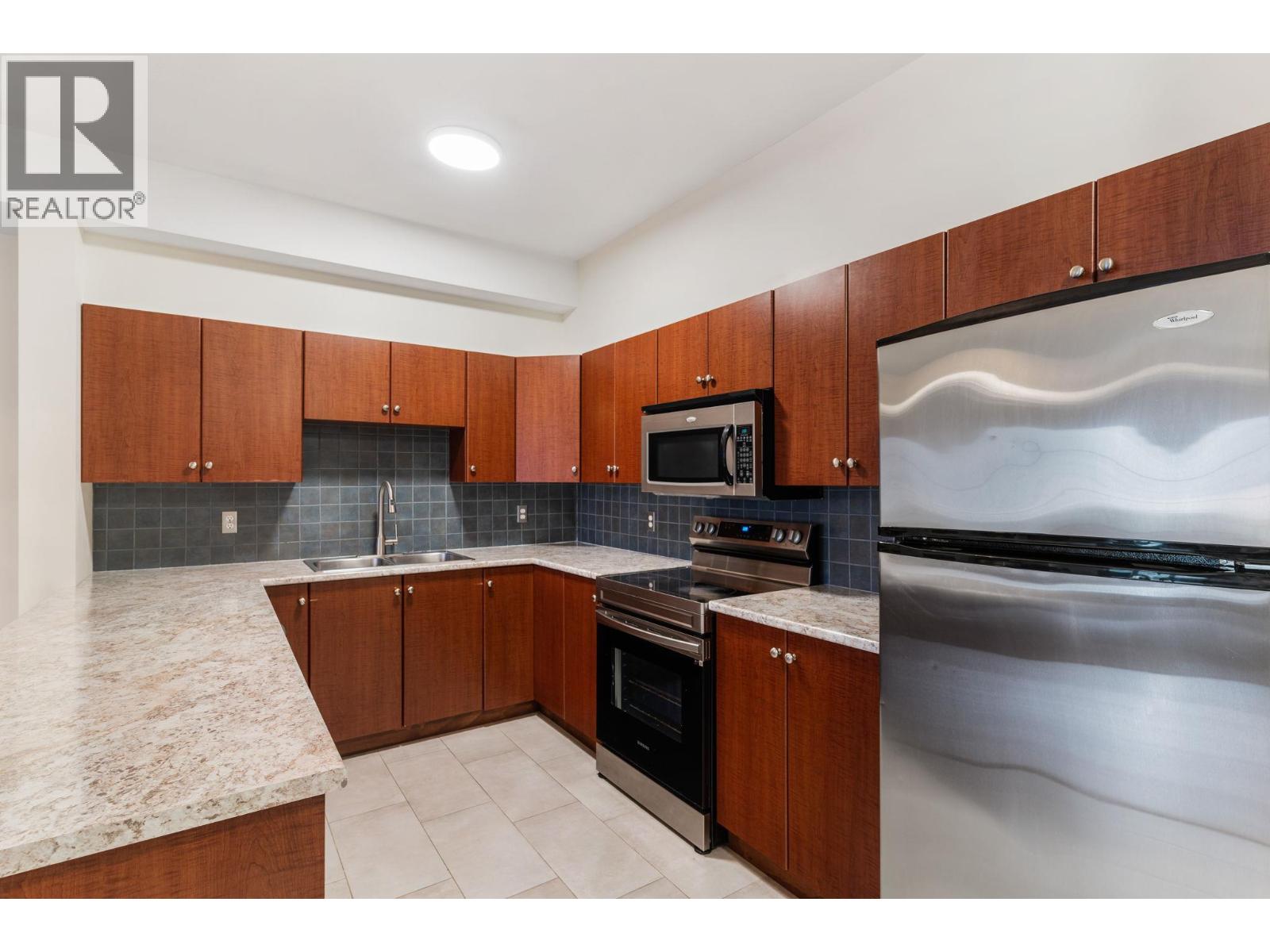 1616 1875 Country Club Drive, Kelowna