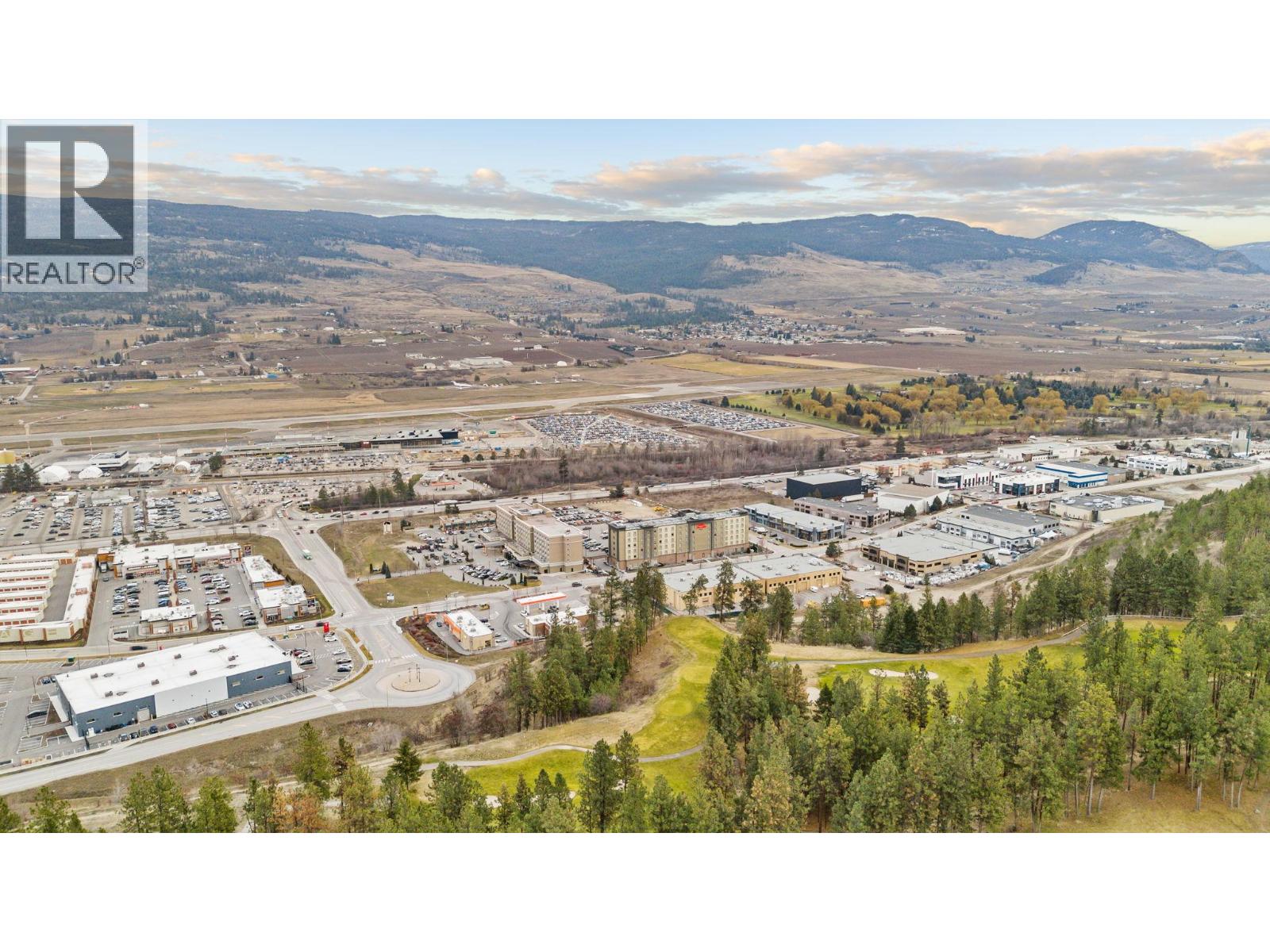 1616 1875 Country Club Drive, Kelowna