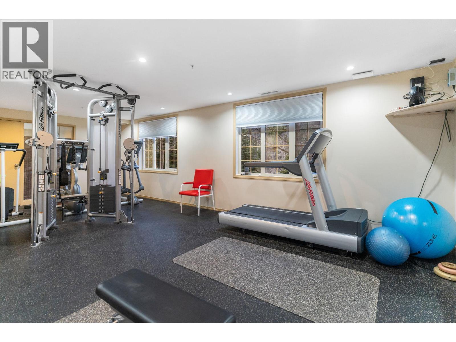 1616 1875 Country Club Drive, Kelowna