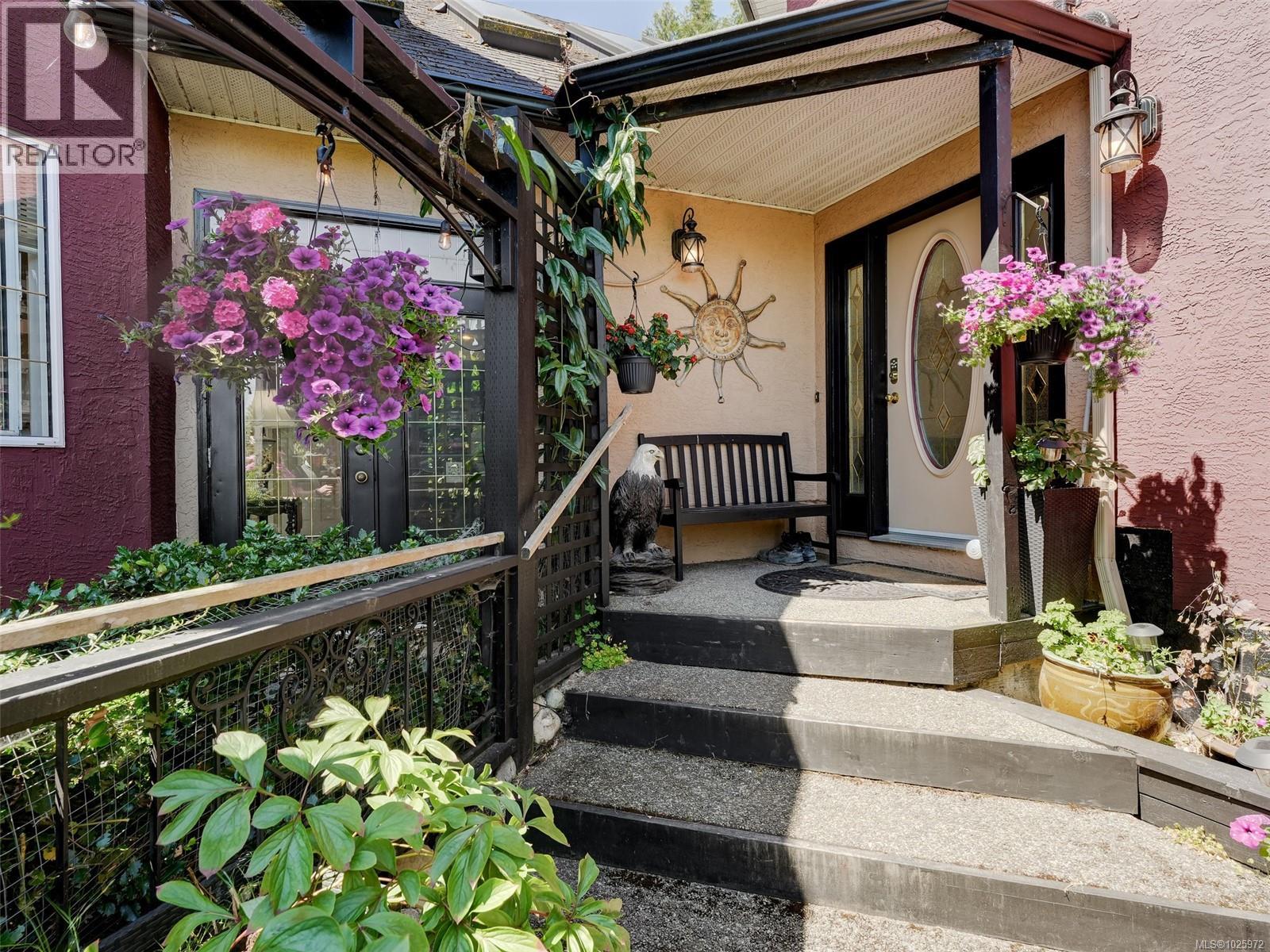  8626 Lochside Drive, North Saanich