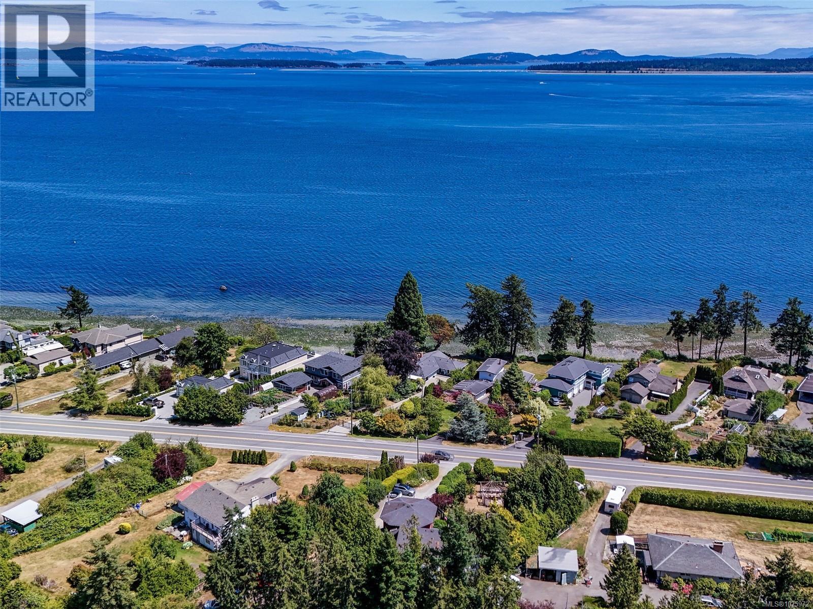  8626 Lochside Drive, North Saanich