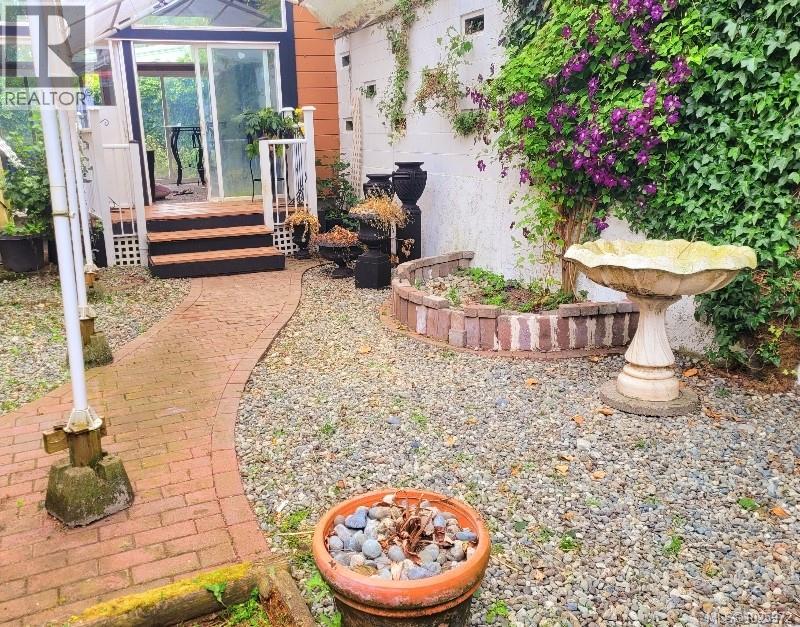  8626 Lochside Drive, North Saanich