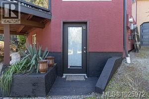  8626 Lochside Drive, North Saanich