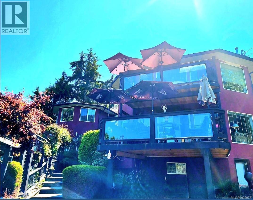  8626 Lochside Drive, North Saanich