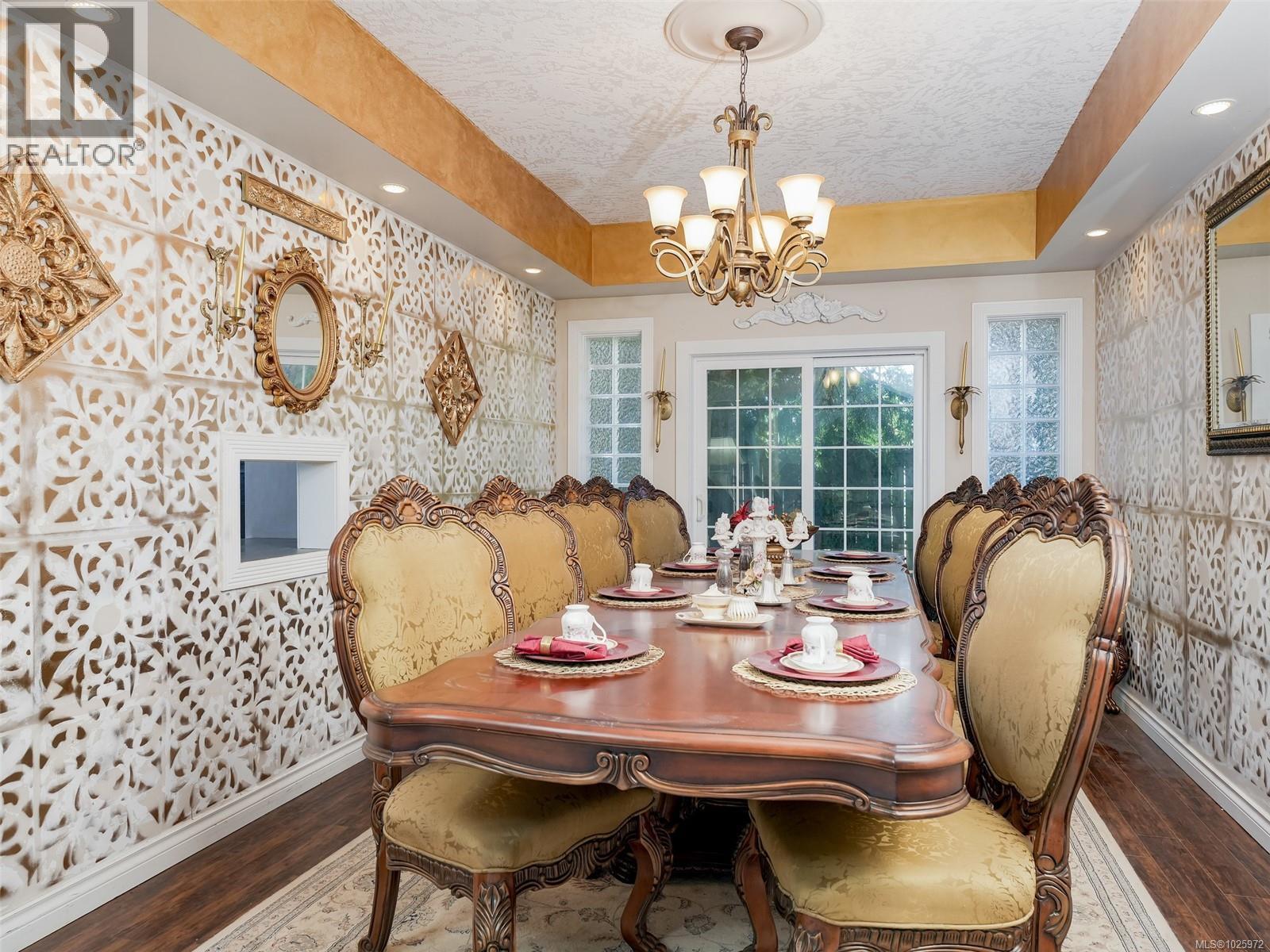  8626 Lochside Drive, North Saanich