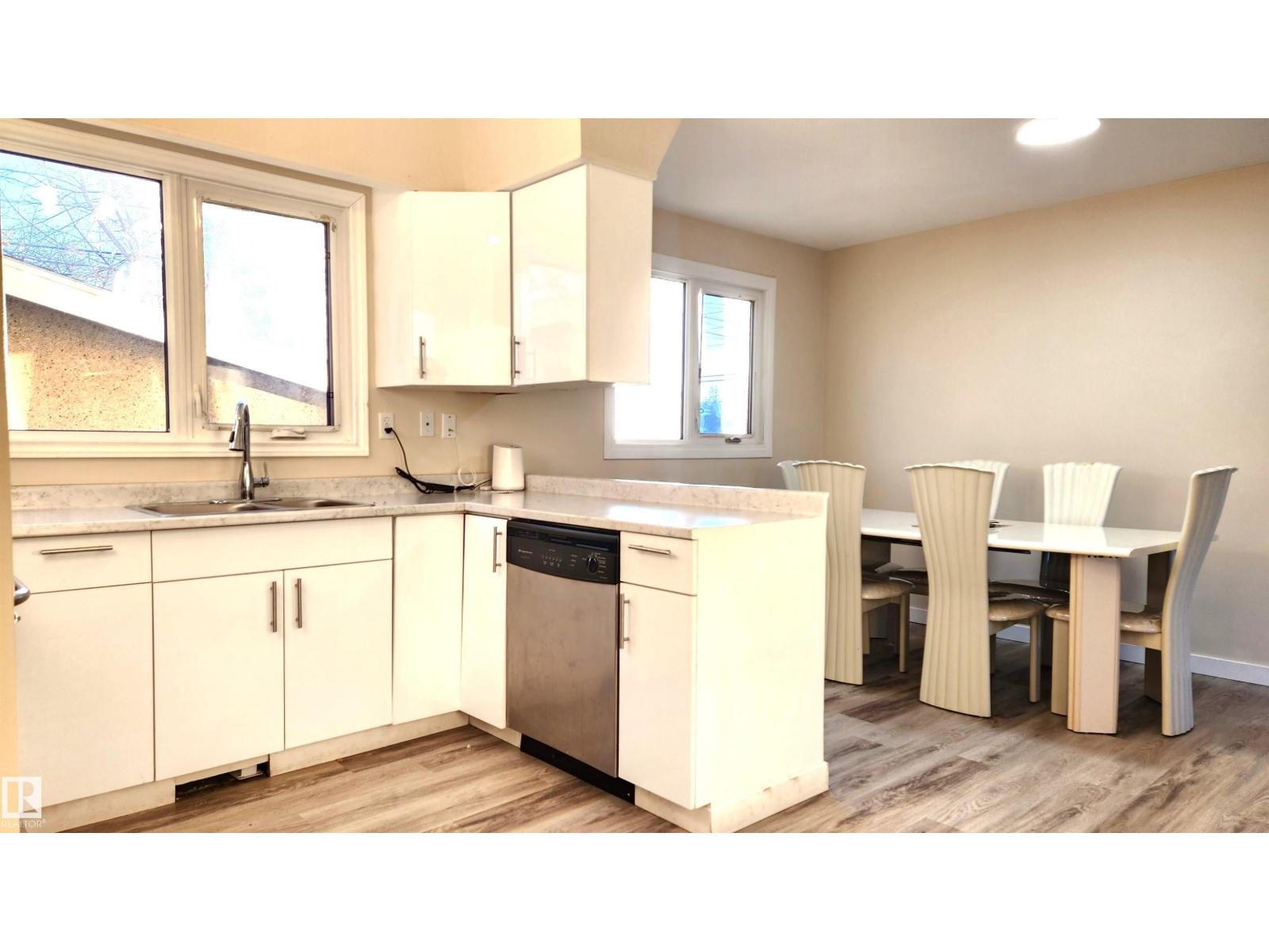 4709 106 ST NW - Photo 2 of 53, Edmonton, Alberta