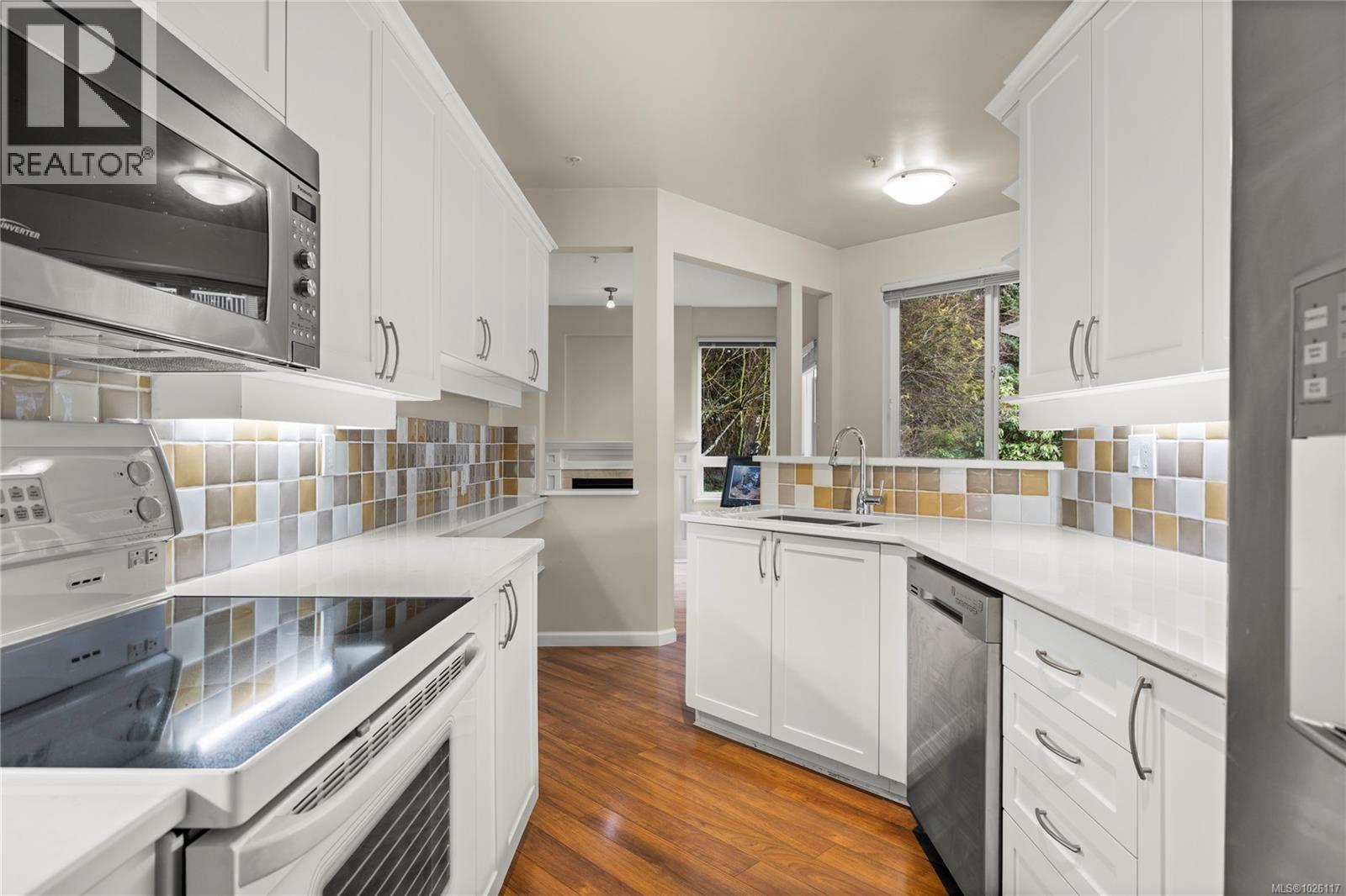 101 5625 Edgewater Lane, Nanaimo