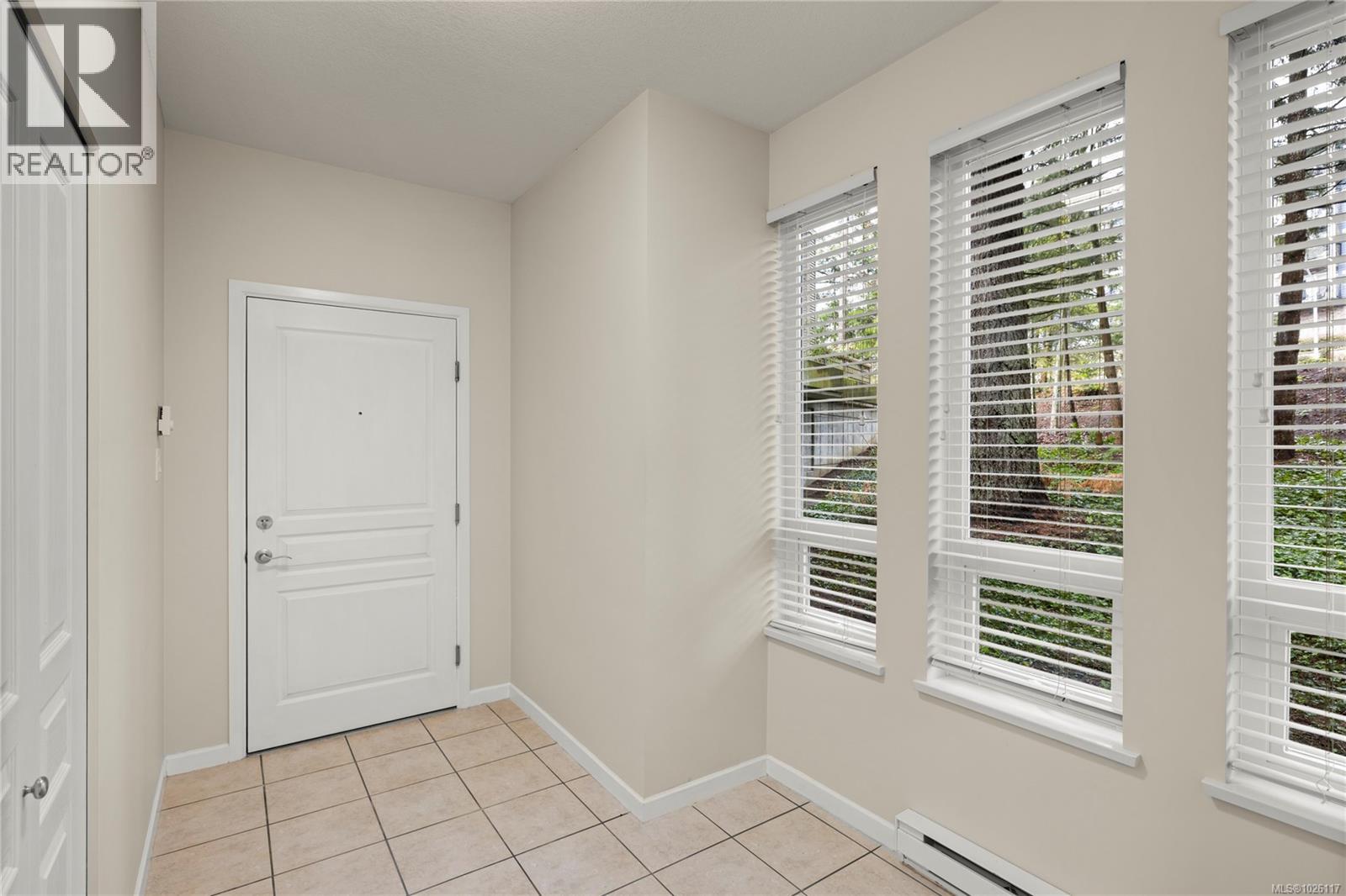 101 5625 Edgewater Lane, Nanaimo