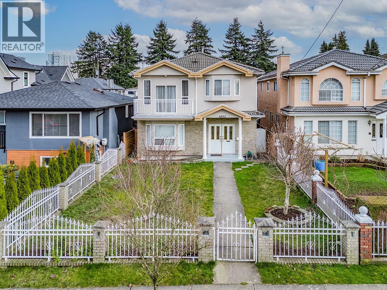 5892 TYNE STREET - Photo 2 of 31, Vancouver, British Columbia