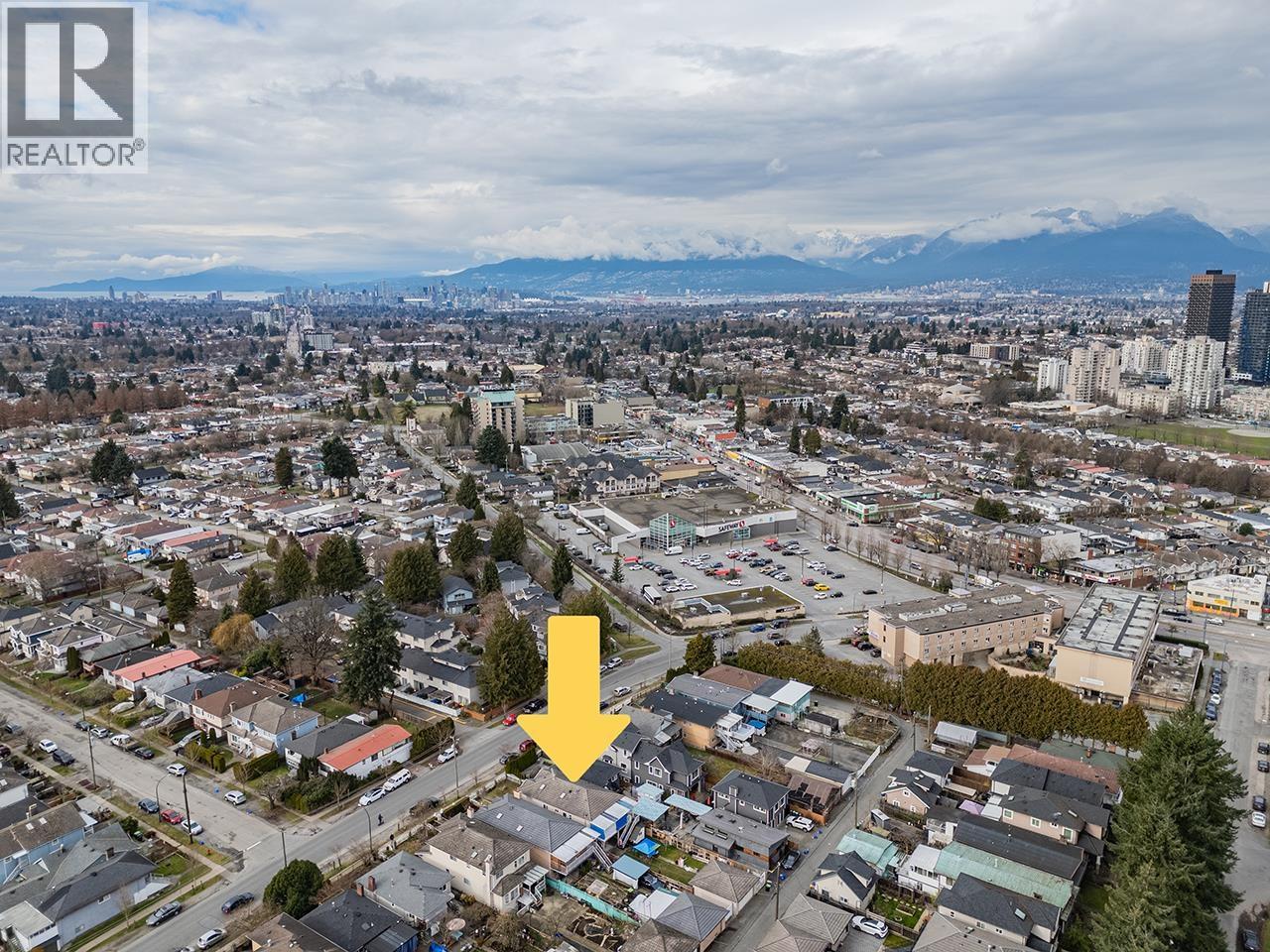 5892 TYNE STREET - Photo 3 of 31, Vancouver, British Columbia