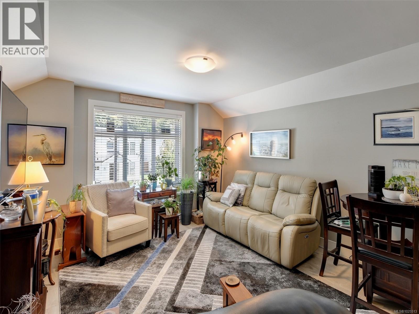 1027 Deltana Ave, Langford