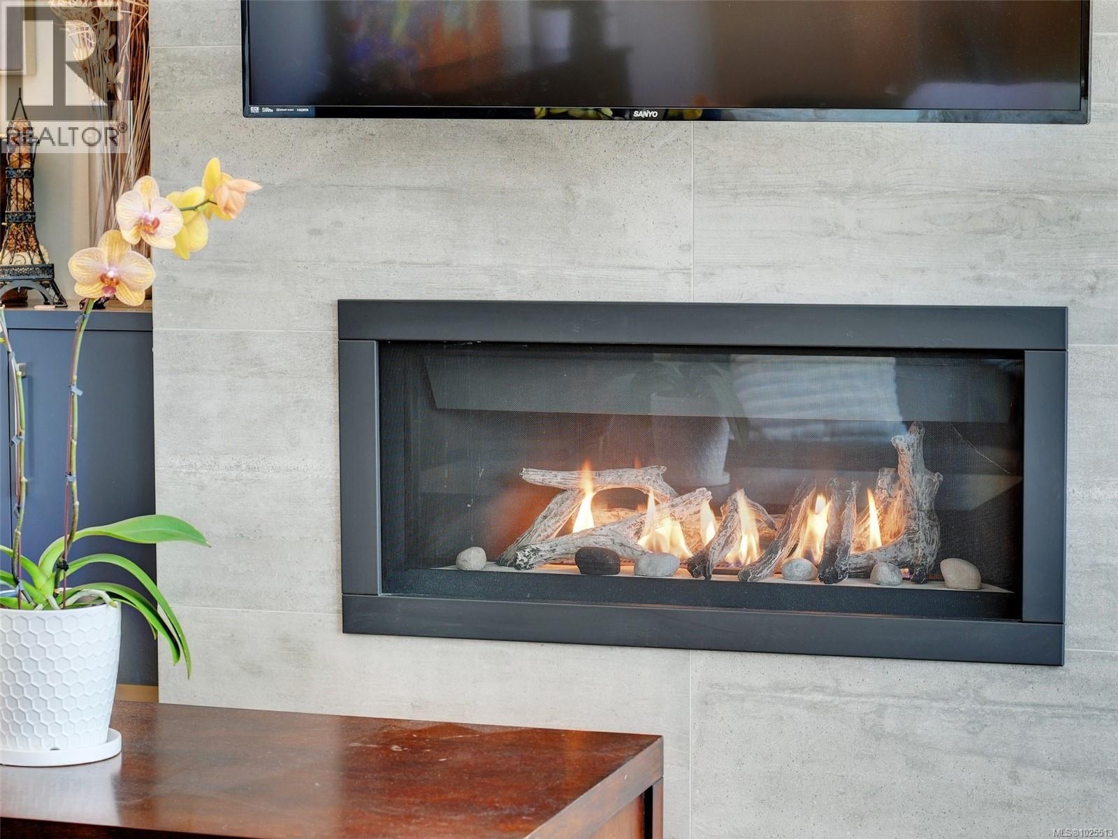 1027 Deltana Ave, Langford