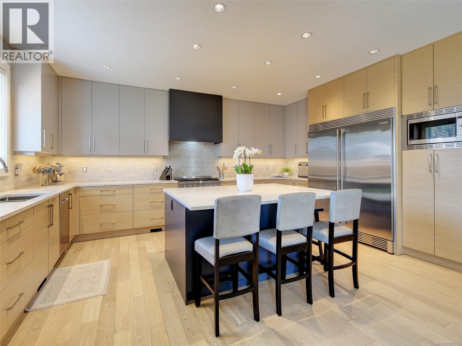 1027 Deltana Ave, Langford