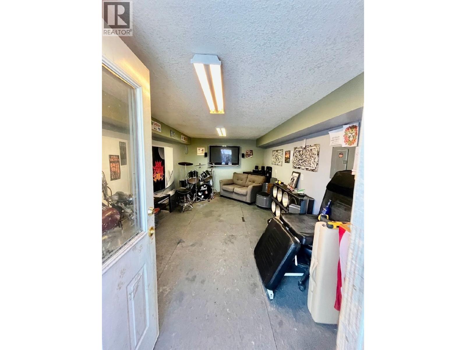 10264 98 STREET, Taylor