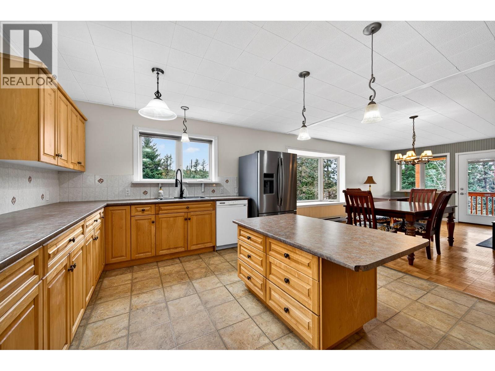 4587 MARTIN CREEK Road, Pritchard