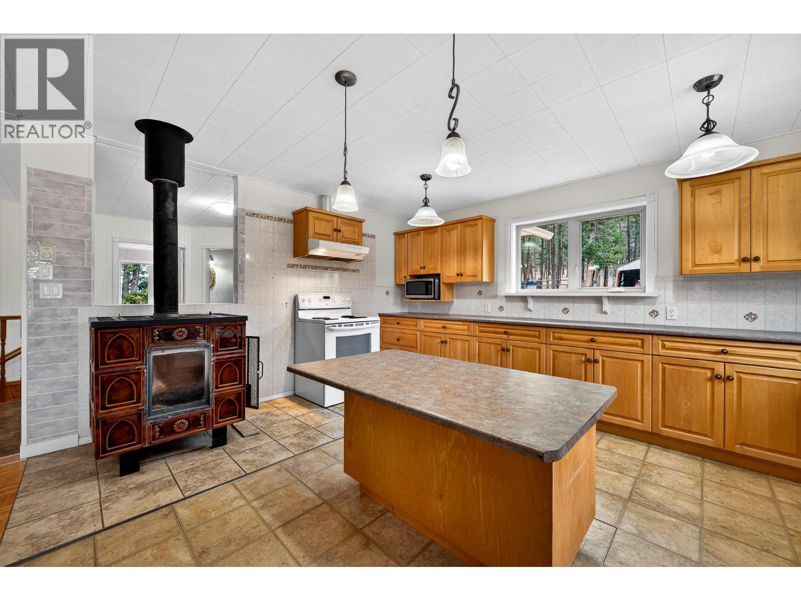 4587 MARTIN CREEK Road, Pritchard