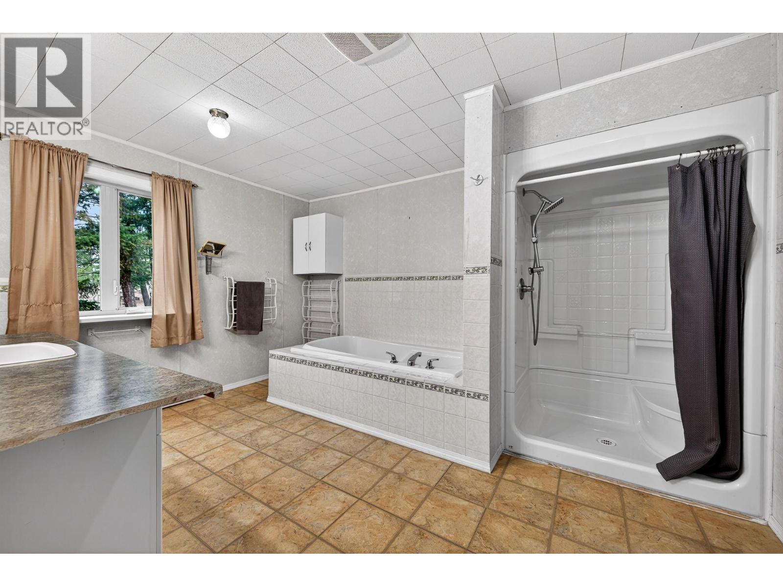 4587 MARTIN CREEK Road, Pritchard