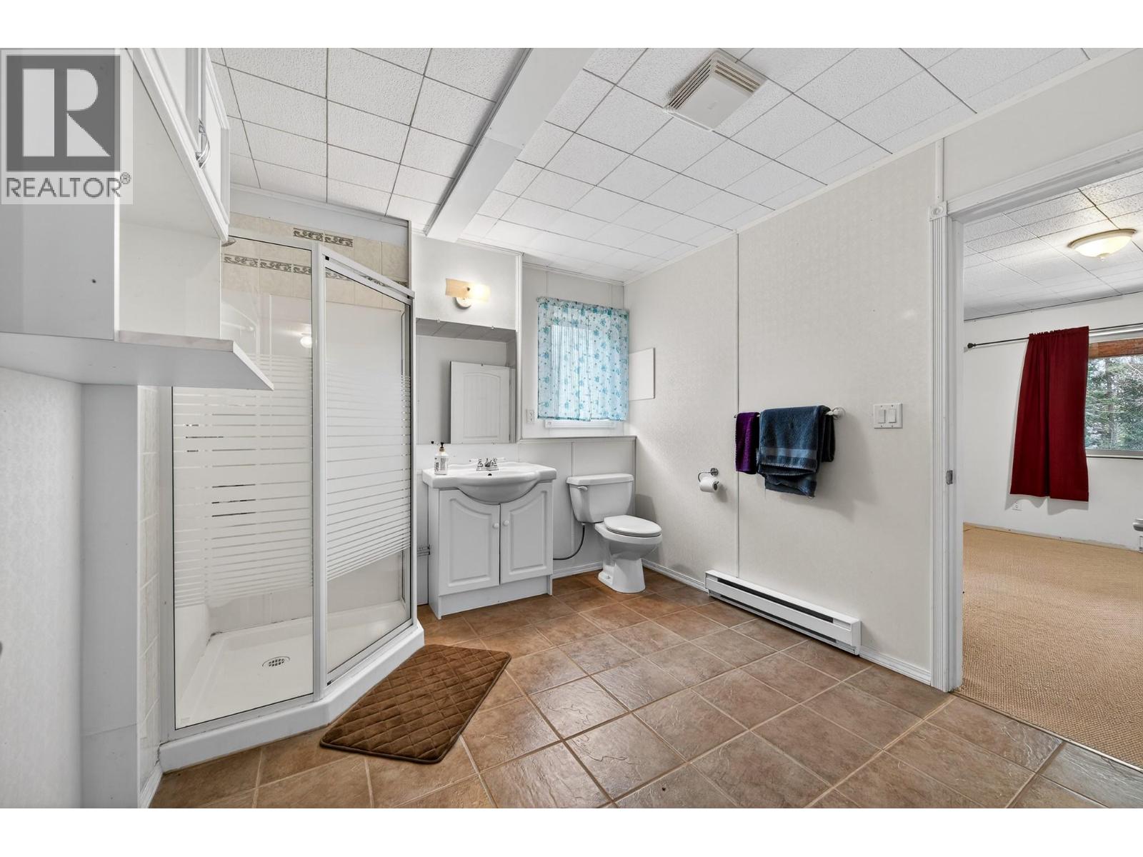 4587 MARTIN CREEK Road, Pritchard