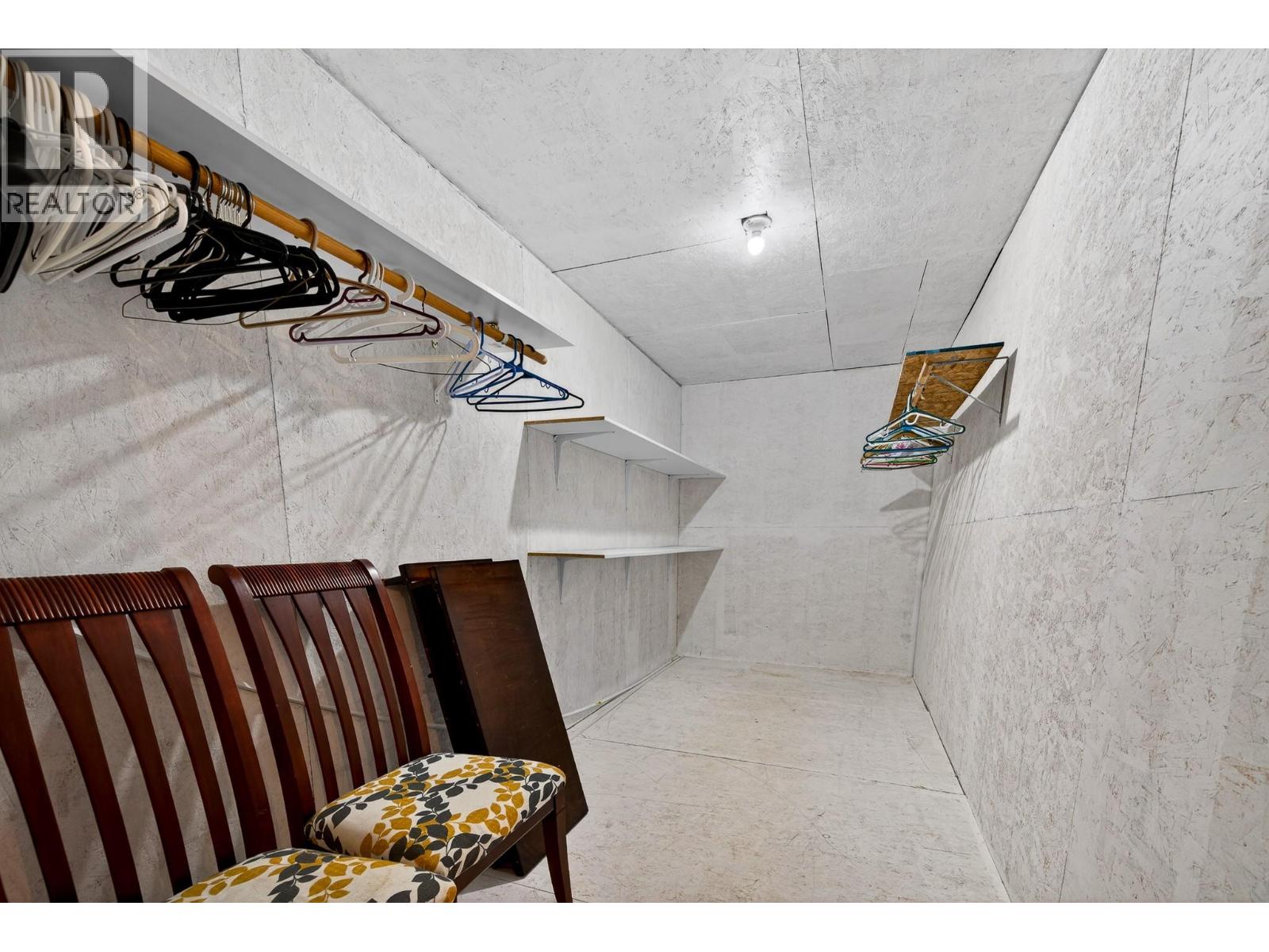 4587 MARTIN CREEK Road, Pritchard