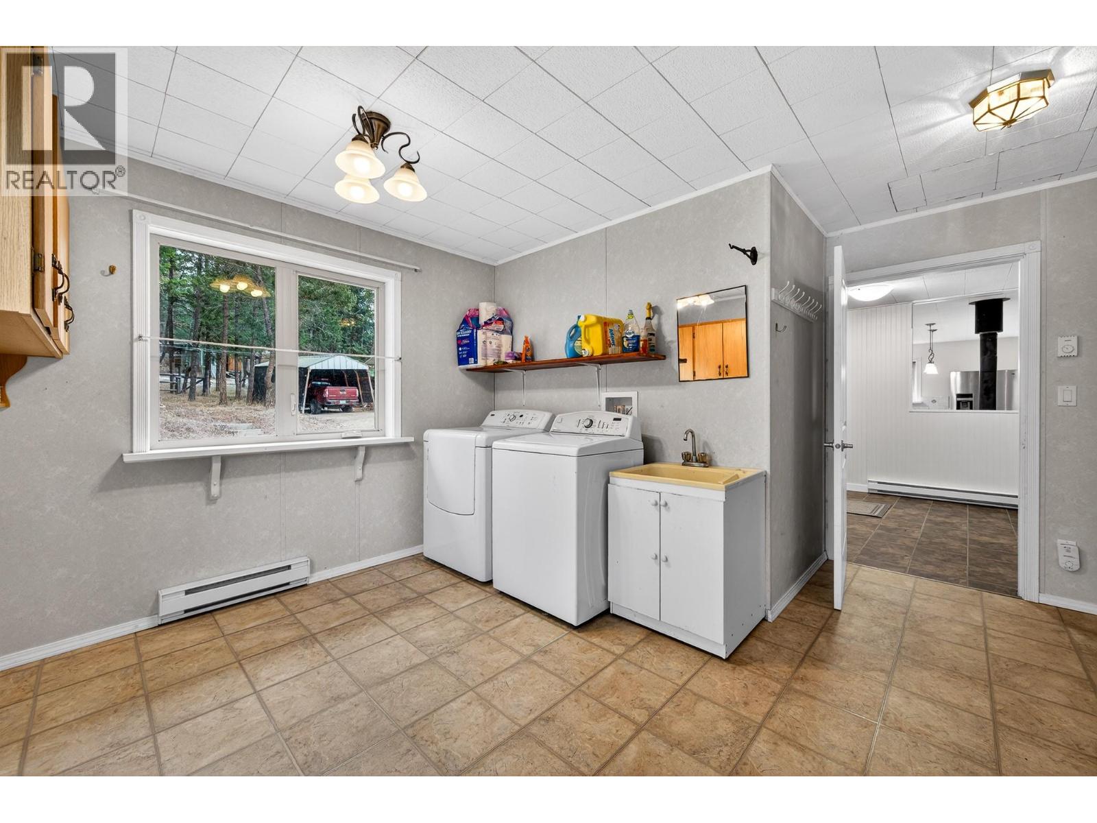 4587 MARTIN CREEK Road, Pritchard