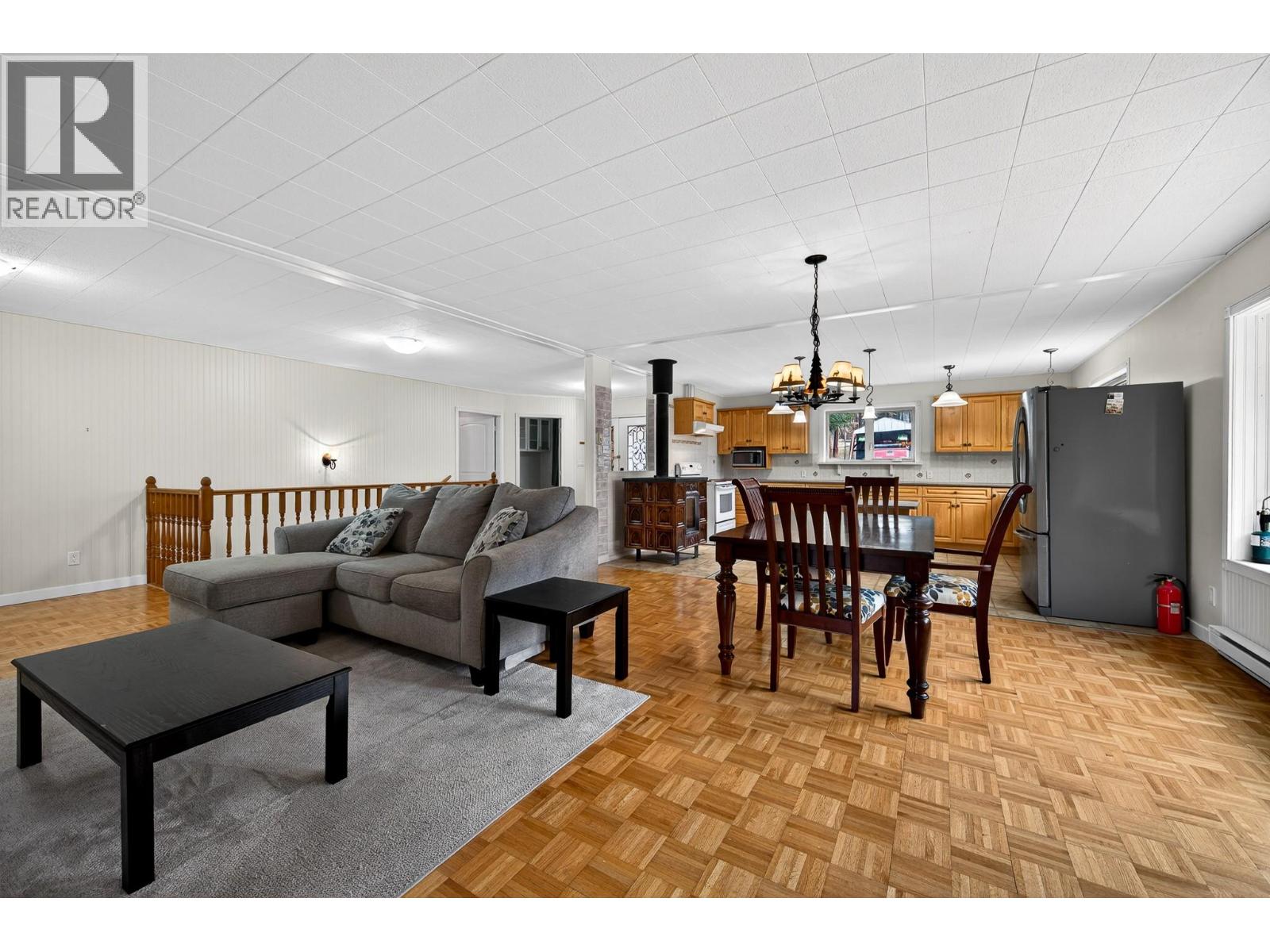 4587 MARTIN CREEK Road, Pritchard