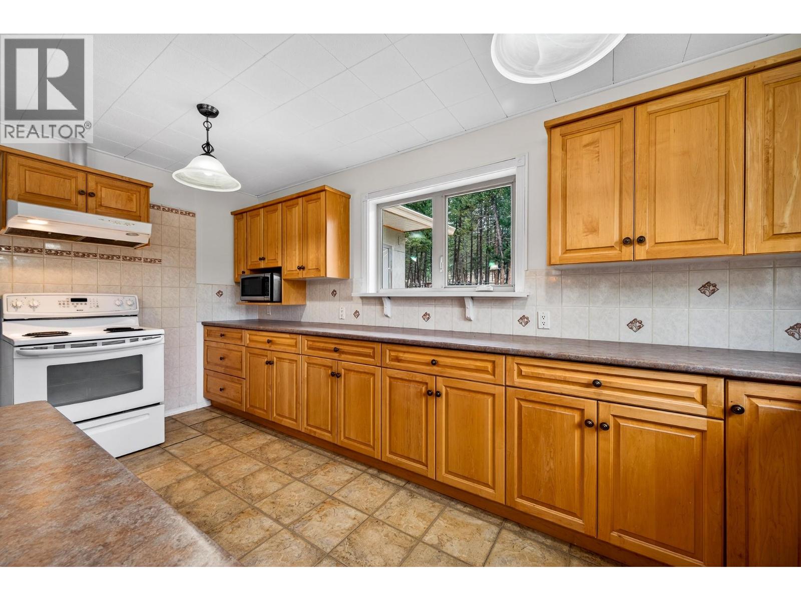 4587 MARTIN CREEK Road, Pritchard