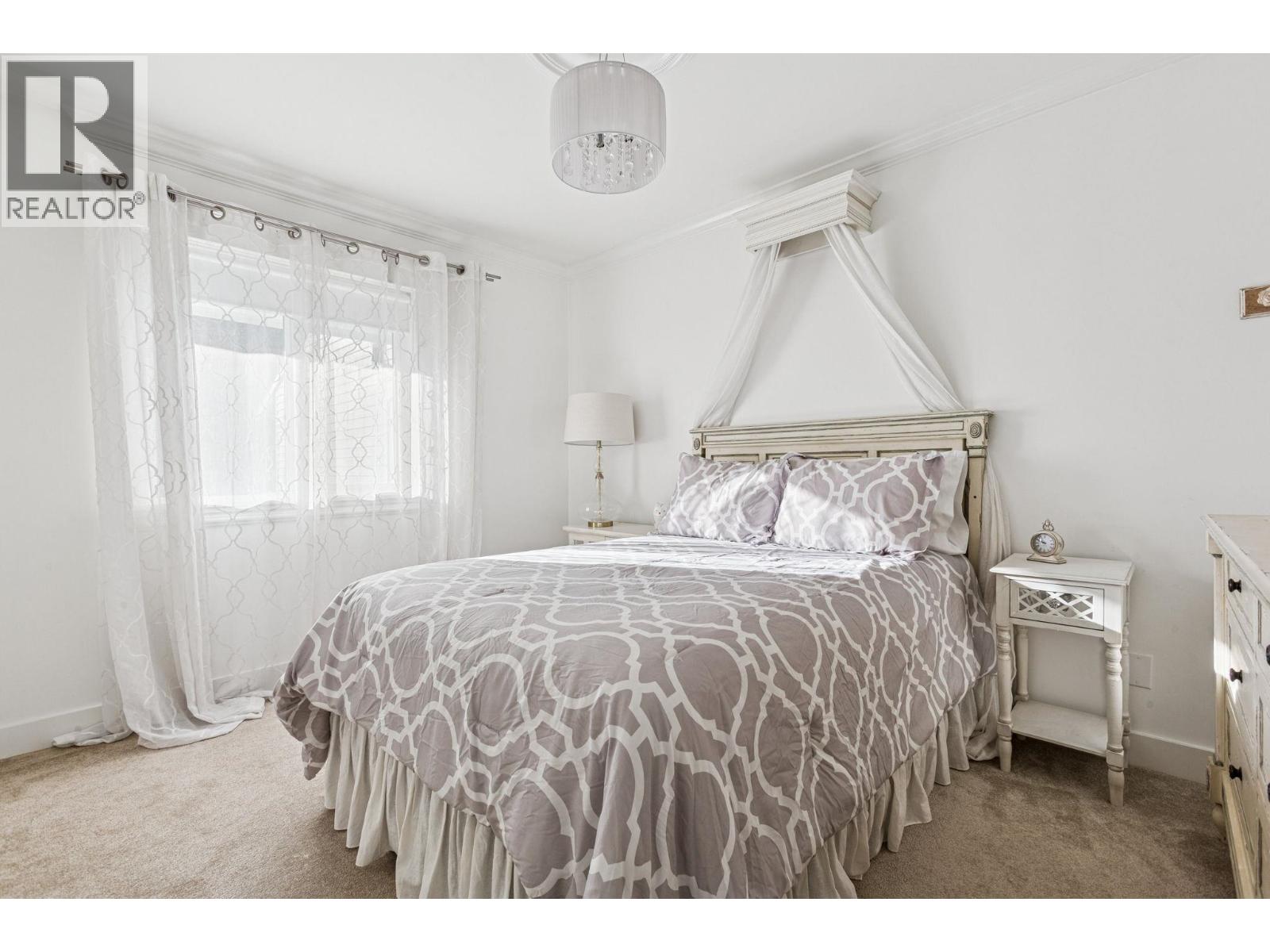 4687 HOSKINS ROAD, North Vancouver