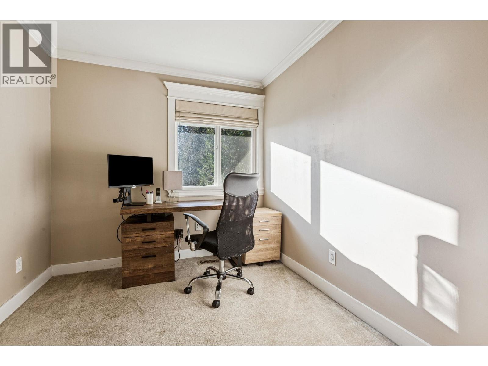 4687 HOSKINS ROAD, North Vancouver