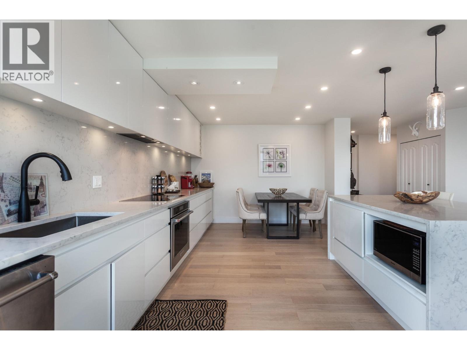 PH1 140 E 14TH STREET, North Vancouver